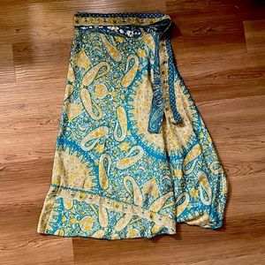 Iris Impressions Convertable Skirt, Large